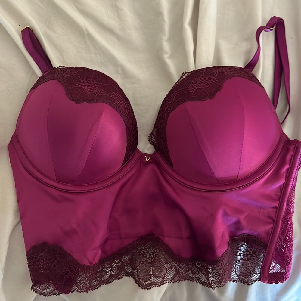 Victoria’s Secret bombshell top